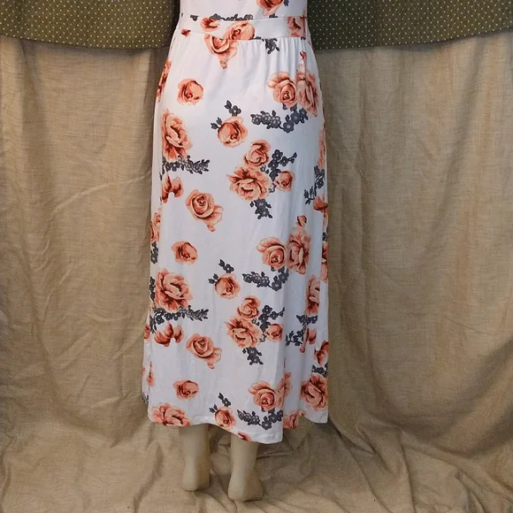 One piece dress with open front and shorts underneath - Picture 6 of 9